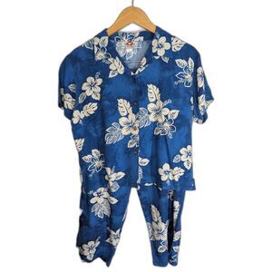 VTG 2 Piece Hawaiian Button Shirt Capri Pants Wms Outfit M D Fashion Blue White